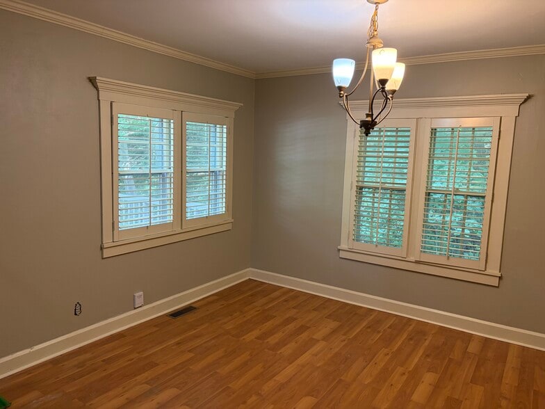 Dining Room - 900 S Grant Ave