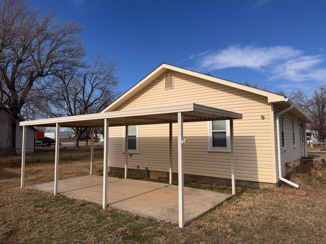 Building Photo - 3 bed, 1 bath