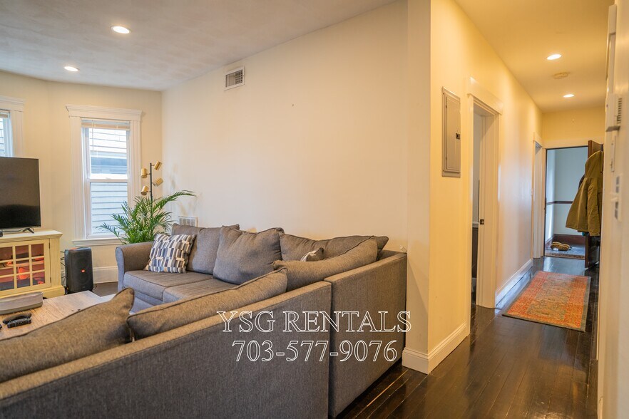 Building Photo - 85 Auckland St