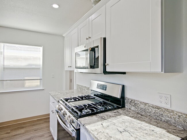 Building Photo - FOR RENT in Sacramento! 2533 Michelle Dr, ...