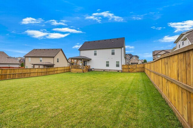 Building Photo - Pet Friendly Four Bedroom!