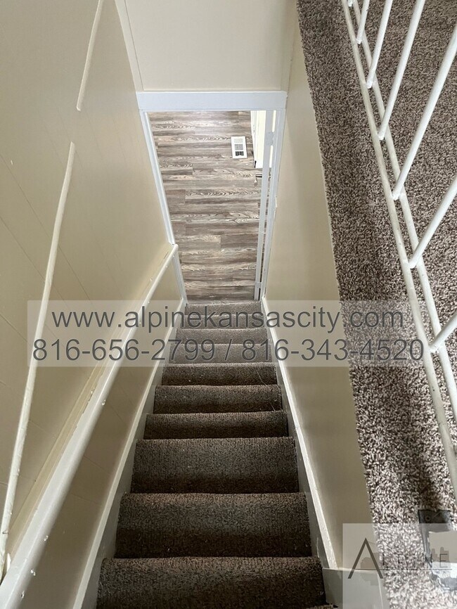Building Photo - 3 Bedroom NE Home