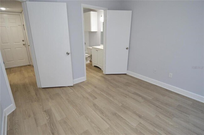 Building Photo - 8758 Mallard Reserve Dr