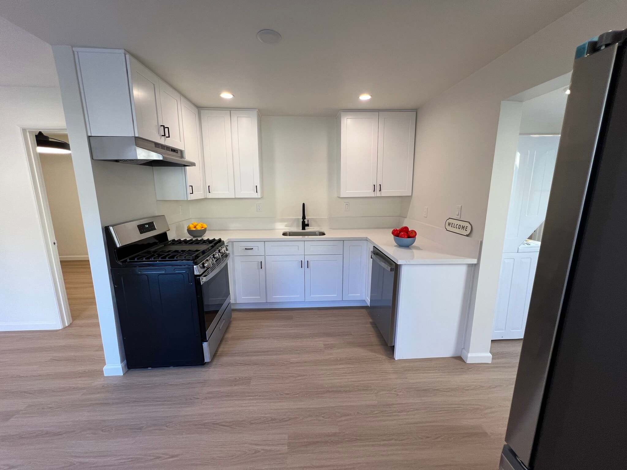 New Kitchen Cabinets - 8932 Krueger St