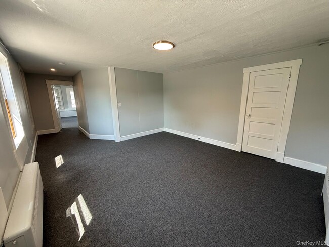 Building Photo - 610 Tower Ave