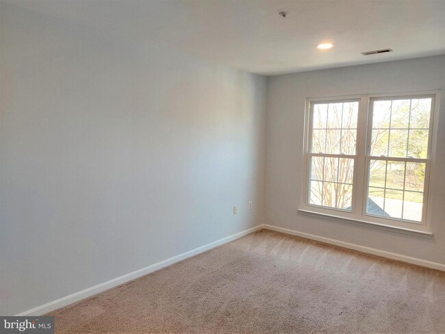 Building Photo - 8709 Spring Brook Way