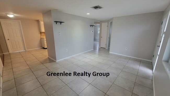 Building Photo - Updated - 3 Bed/2 Bath House with Garage