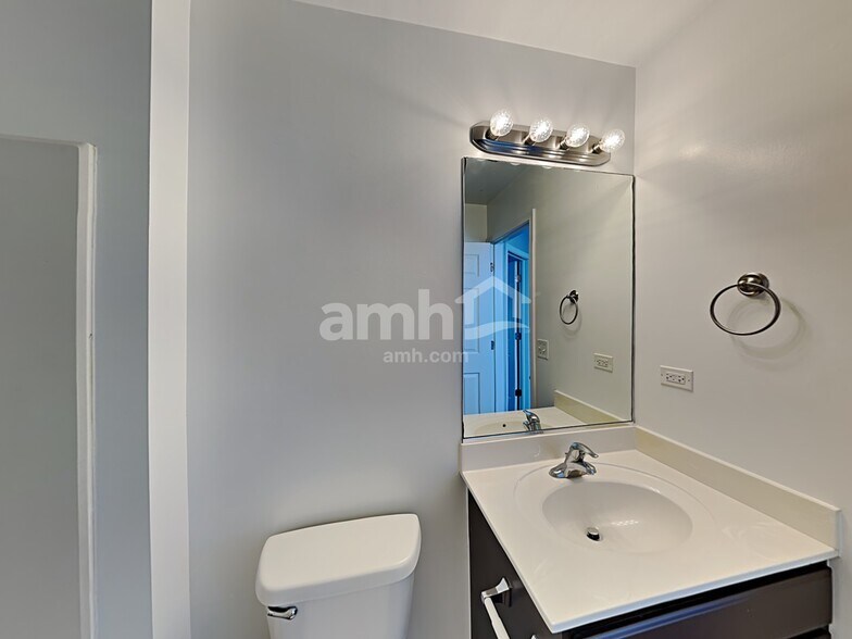 Building Photo - 3832 Bailey Rd