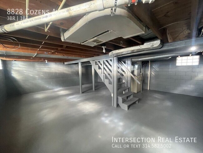 Building Photo - 8828 Cozens Ave