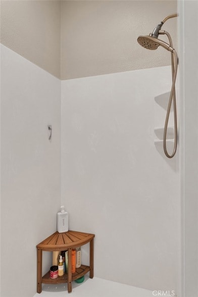 Building Photo - 17066 Takipi Rd