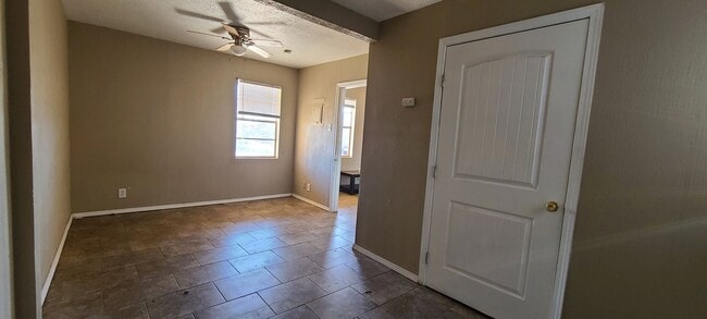 Building Photo - Nice and Cozy Duplex located in Northeast El Paso