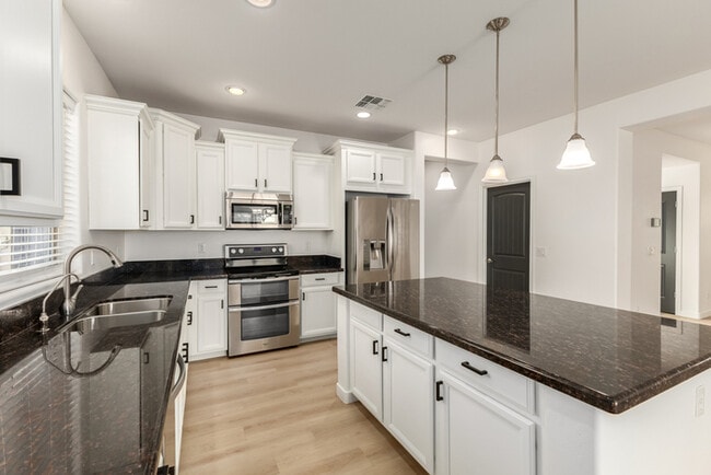 Building Photo - 2972 E Shannon St