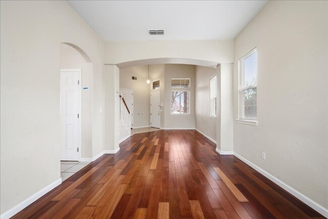 Building Photo - 9615 Harvest View Way