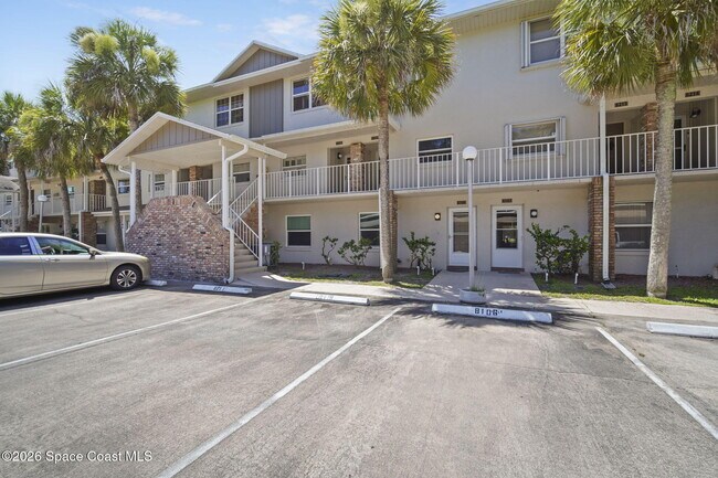 Building Photo - 1600 Woodland Dr