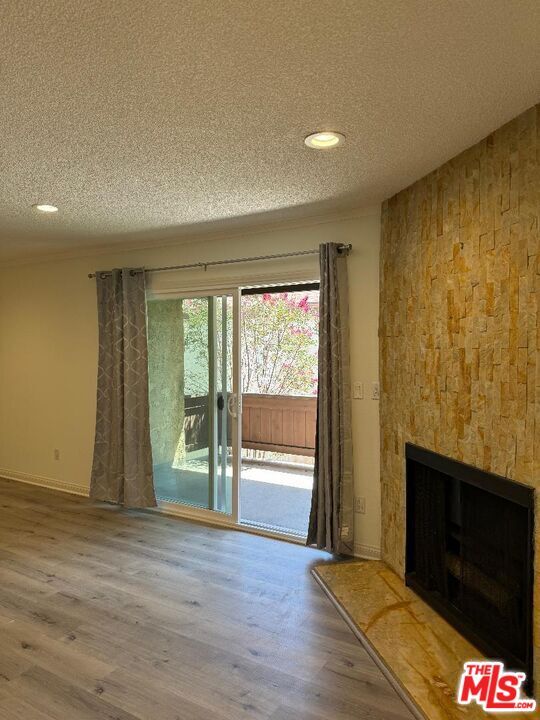 Building Photo - 13112 Moorpark St