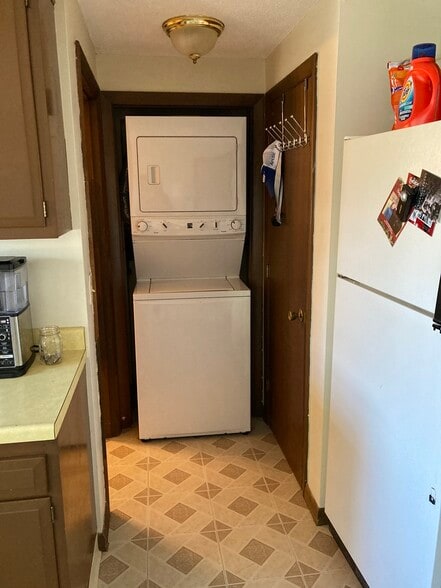 Building Photo - 180 South St