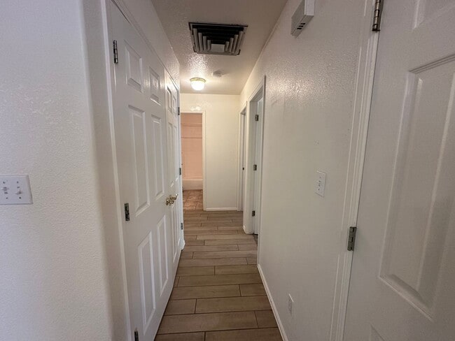 Building Photo - Charming 3 bed 2 bath home!!