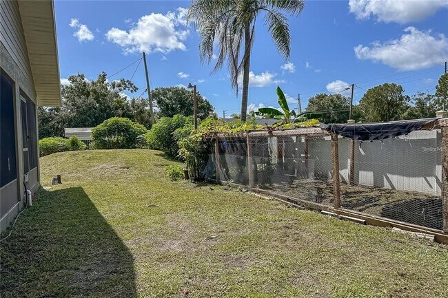 Building Photo - 5572 Myakka Ave