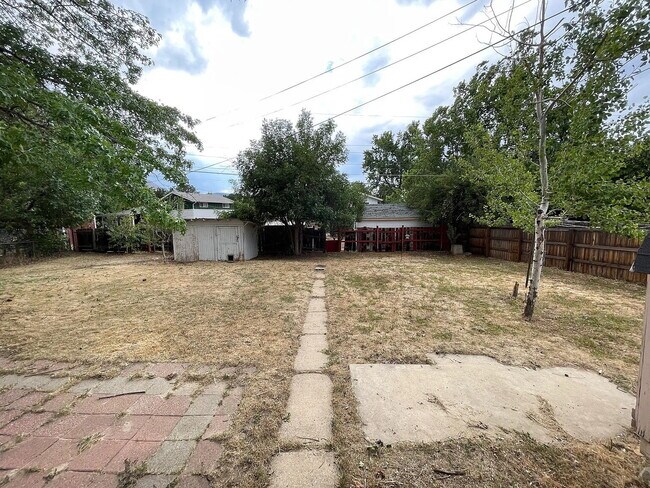 Building Photo - "Charming Bi Level Home, 3-Bed Oasis with 2 Baths in Boulder - Avail 8/15/26