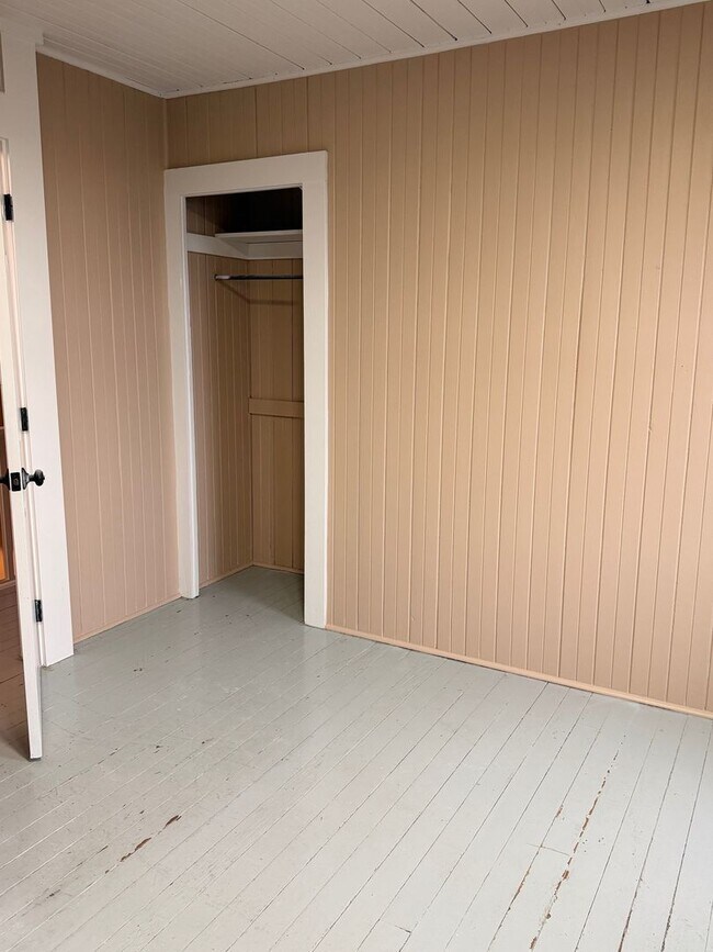 Building Photo - 3356/3372/3376 Franklin Ave.