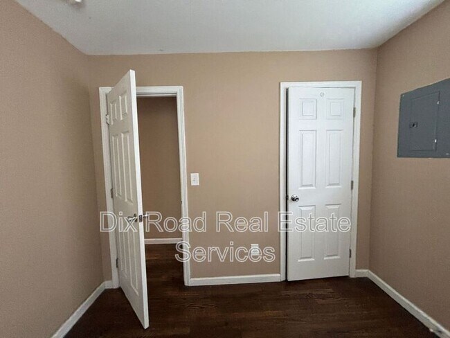 Building Photo - 601 Brelsford Ave