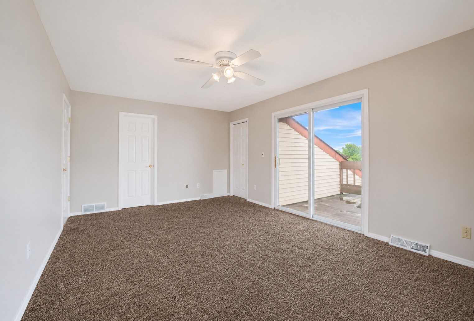 Building Photo - 32663 Jefferson Dr