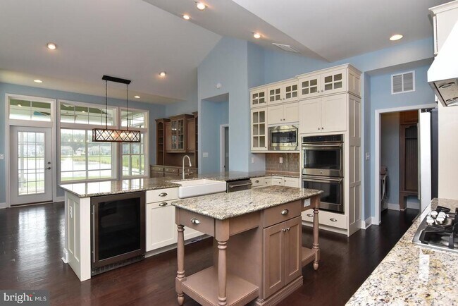 Building Photo - 16058 Rockport Dr