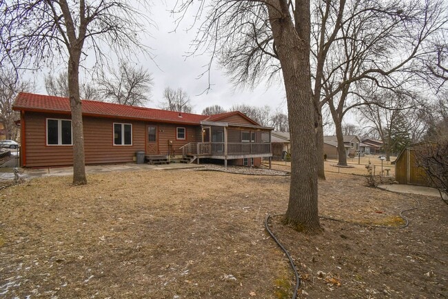 Building Photo - 3305 E 33rd St