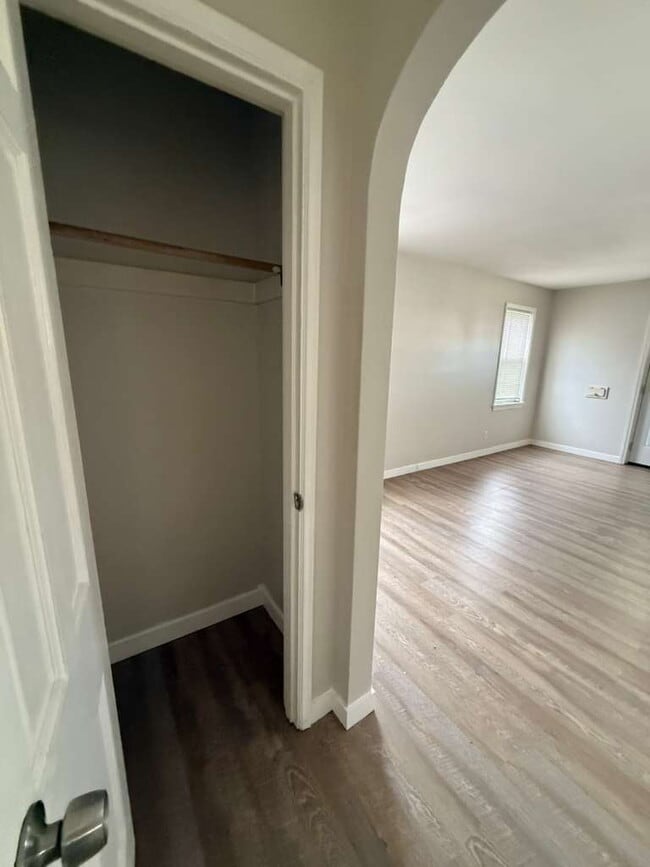 Building Photo - "Charming 2-Bedroom Retreat in University City - Cozy 900 Sq. Ft. Home!"  HUGE bedrooms with Base...