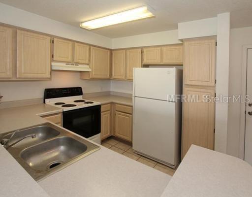 Building Photo - 14037 Fairway Island Dr