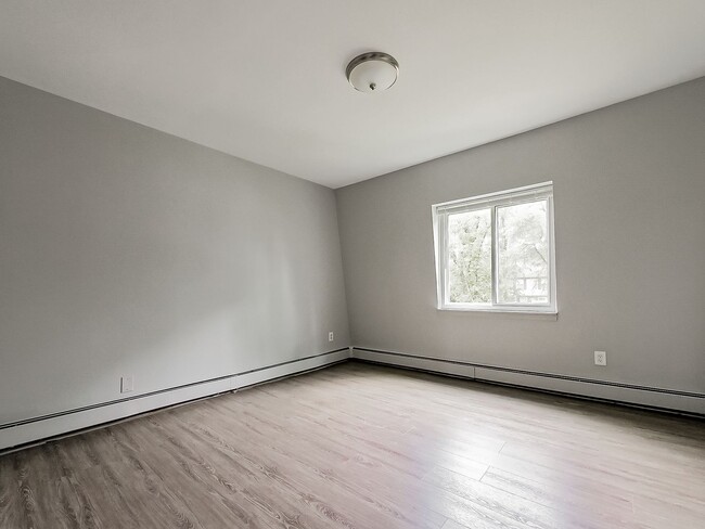 Building Photo - 2153 Decker Rd