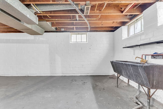 Building Photo - 936 Elbon Rd