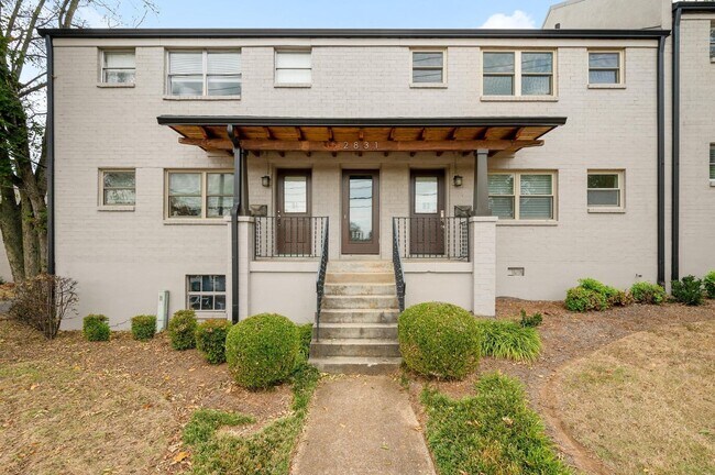 Building Photo - 2831 Hillside Dr
