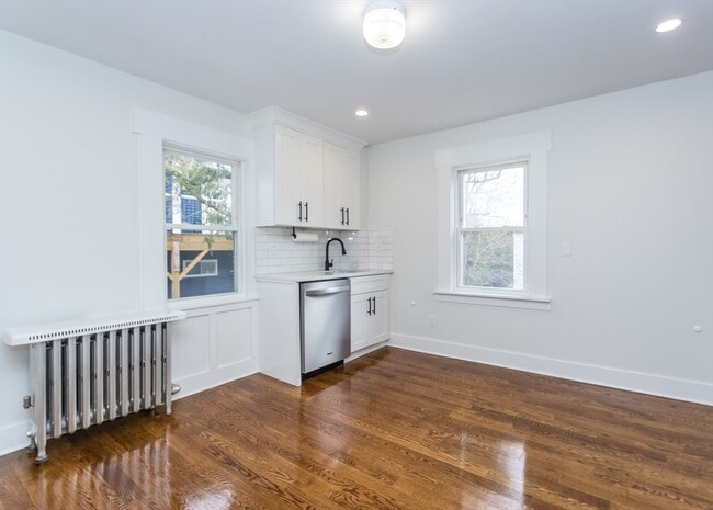 Building Photo - 10 Foundry Ave