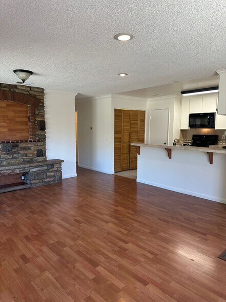 Building Photo - 2615 Rutgers Ln
