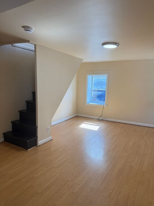 Building Photo - Spacious Rental in Downtown Frederick!