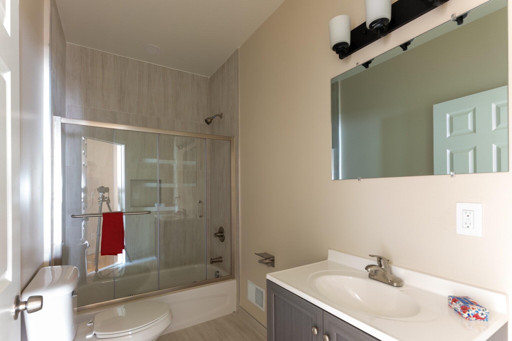 Building Photo - 718 Hazelwood St