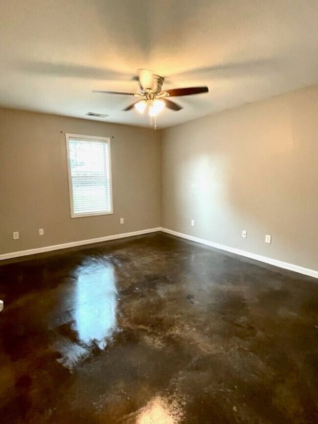 Building Photo - 3 bed / 2 bath in Pocahontas