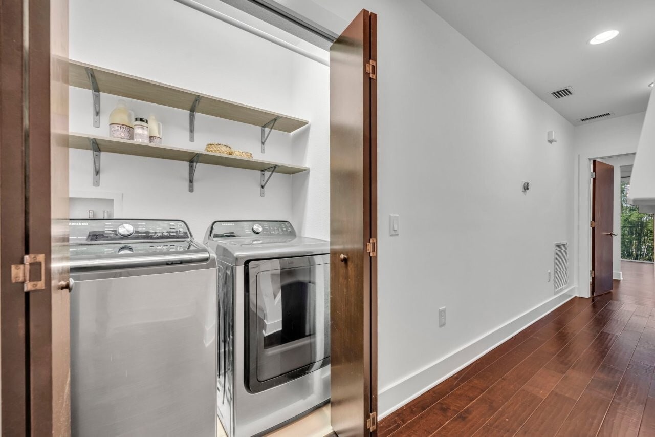 Washer/Dryer - 438 W Swoope Ave