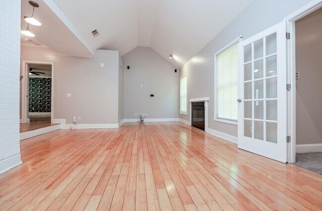 Building Photo - 3873 King Edward Trail SW