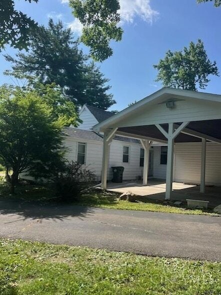 Primary Photo - 2319 Hunt Rd