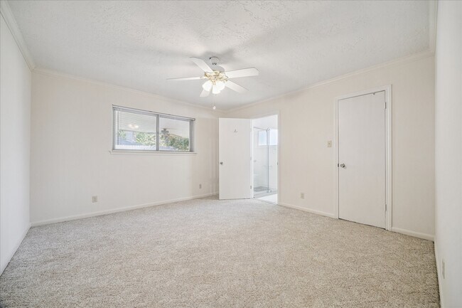 Building Photo - 9631 Philmont Dr