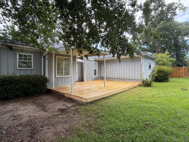 Building Photo - 199 Amelia Dr W