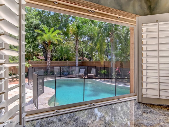 Building Photo - 88 Oakwood Rd