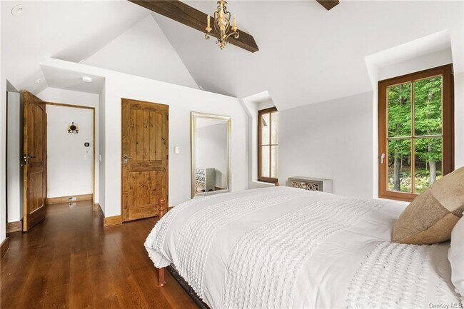 Building Photo - 51 Chapman Rd