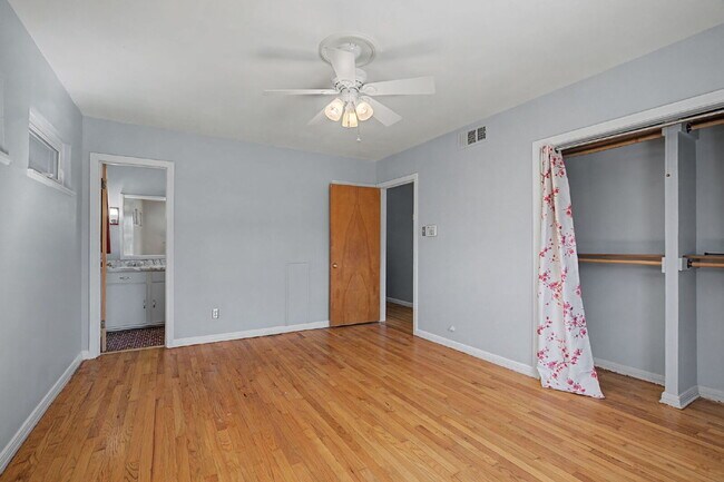 Building Photo - "Charming 1951 3-bedroom, 2-bath Classic with Modern Kitchen Updates & Spacious Backyard!"