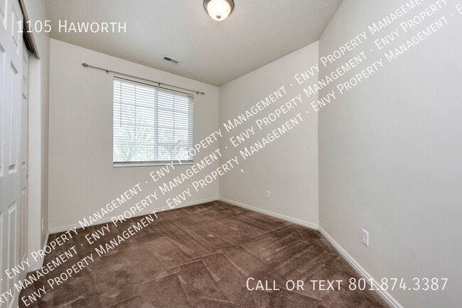 Building Photo - 1105 Haworth-