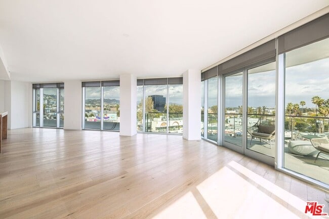 Building Photo - 8500 Burton Wy