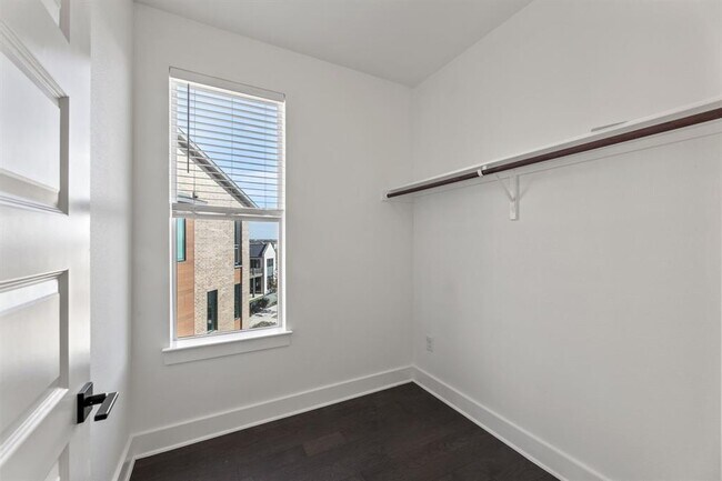 Building Photo - 4021 Manifest Ln