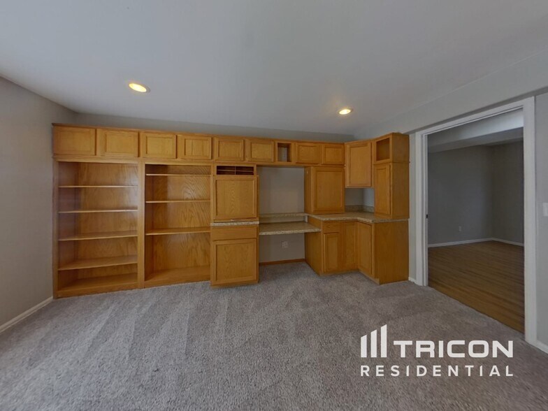 Building Photo - 4968 Sweetgrass Ln